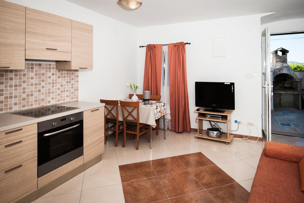 Holiday Home Amela Bol Exterior foto
